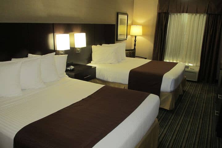 Room 8 of 16